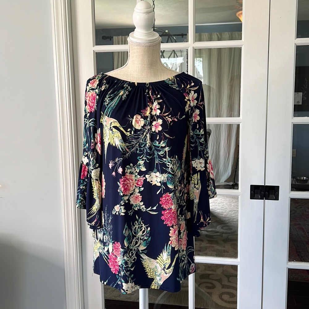 Floral tunic blouse with 3/4 bell sleeves size S